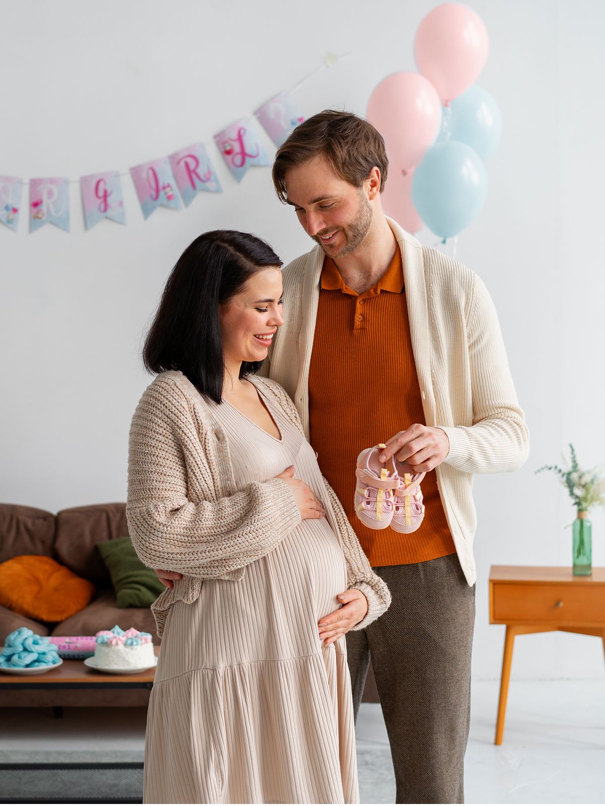 Что подарить на рождение ребенка: подарки с акцентом на помощь маме